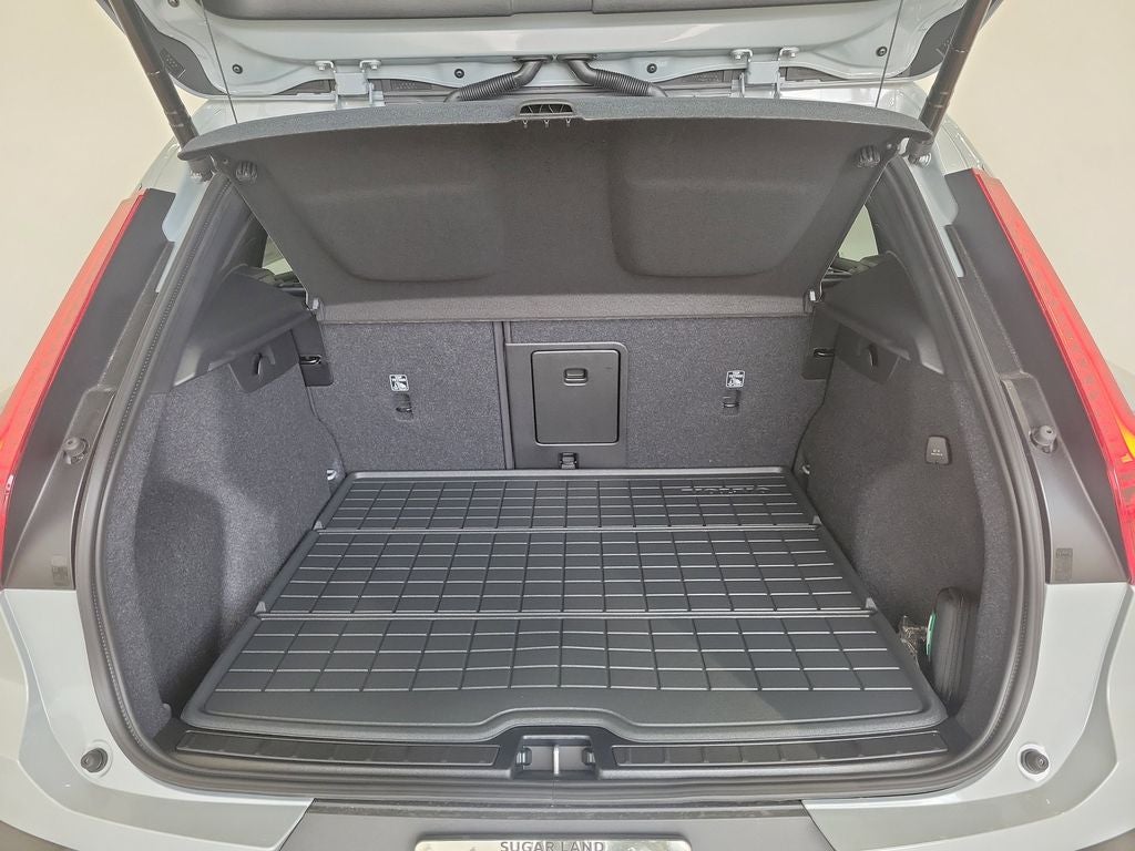 2026 Volvo XC40 B5 Ultra