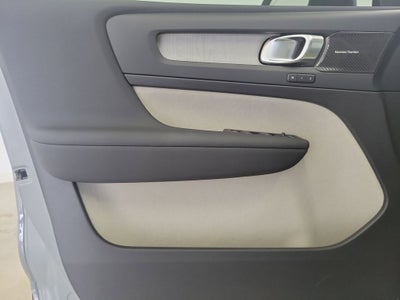 2026 Volvo XC40 B5 Ultra