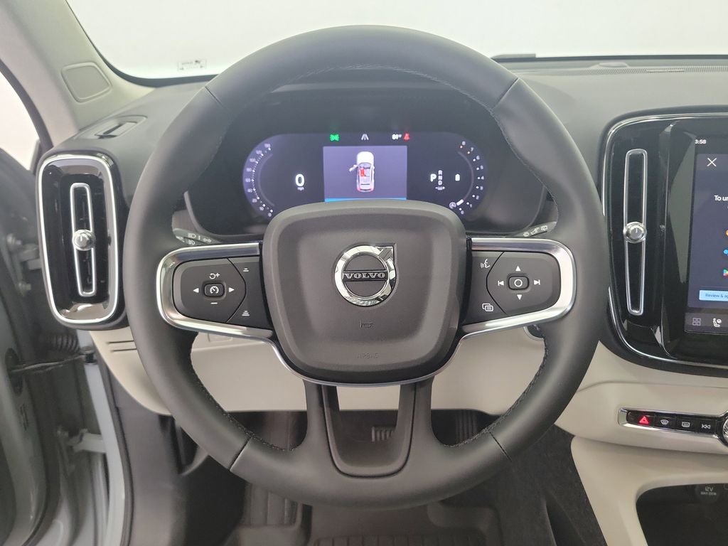 2026 Volvo XC40 B5 Ultra