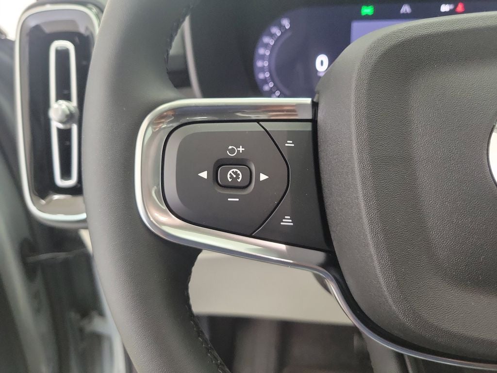 2026 Volvo XC40 B5 Ultra