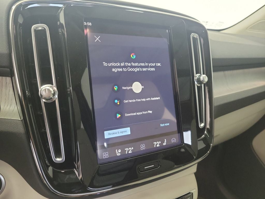2026 Volvo XC40 B5 Ultra