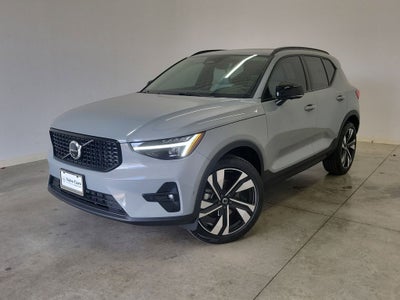 2026 Volvo XC40 B5 Ultra