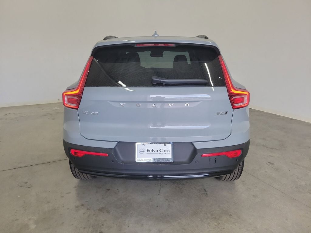 2026 Volvo XC40 B5 Ultra