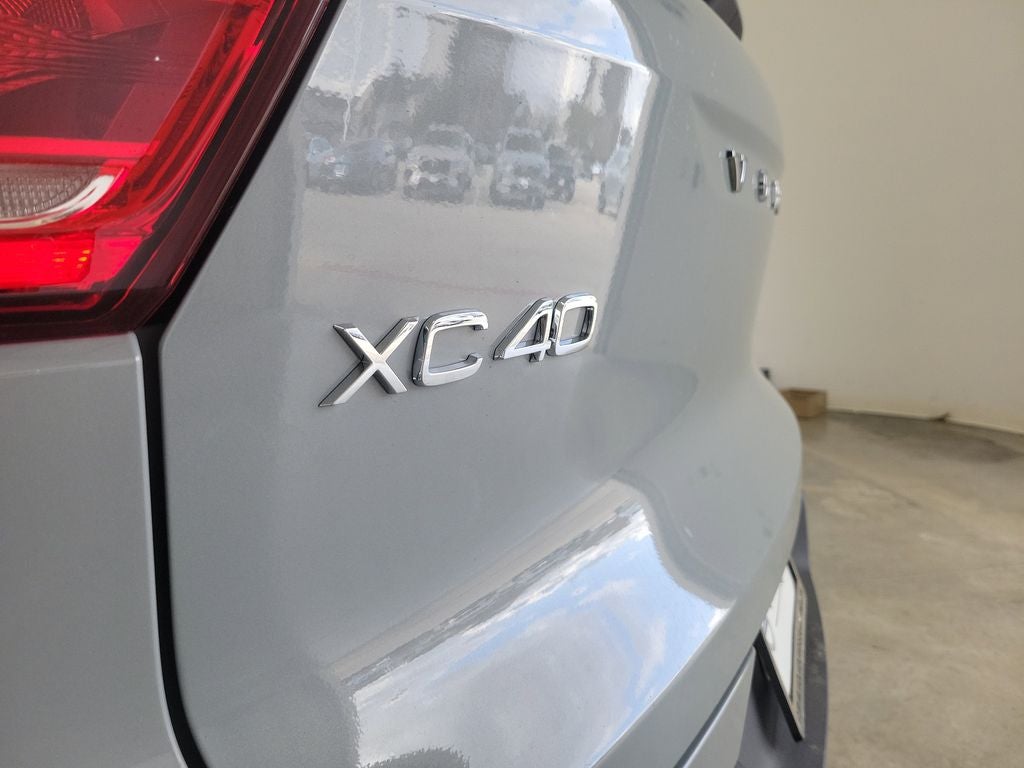 2026 Volvo XC40 B5 Ultra