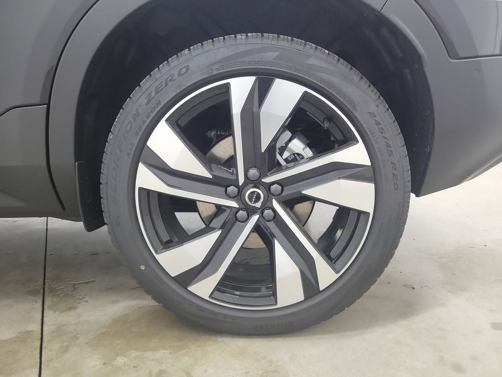 2026 Volvo XC40 B5 Ultra