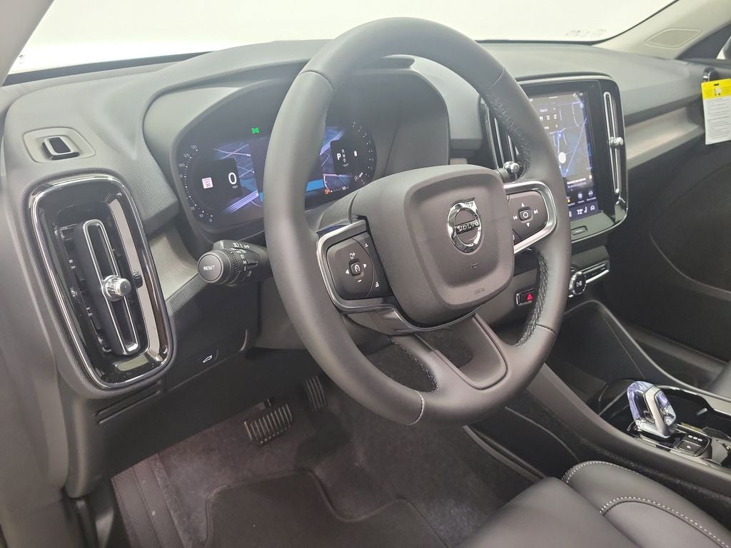 2026 Volvo XC40 B5 Ultra