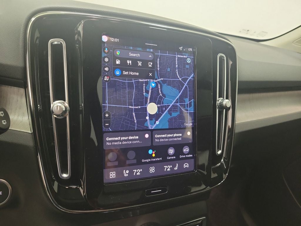 2026 Volvo XC40 B5 Ultra