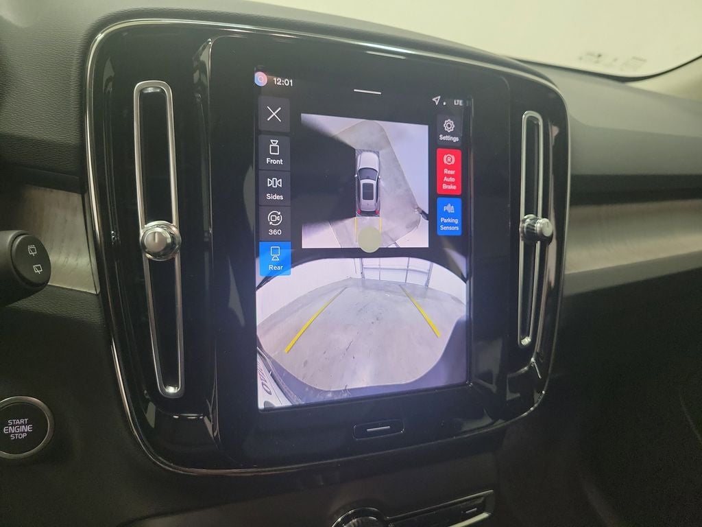 2026 Volvo XC40 B5 Ultra