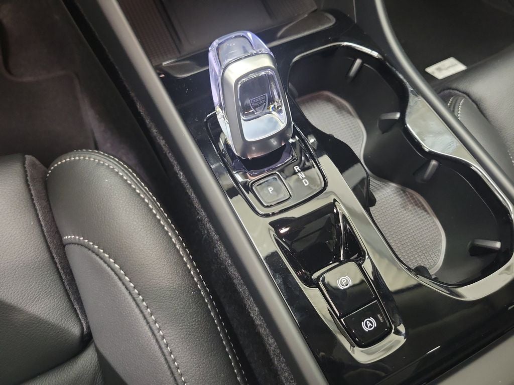 2026 Volvo XC40 B5 Ultra