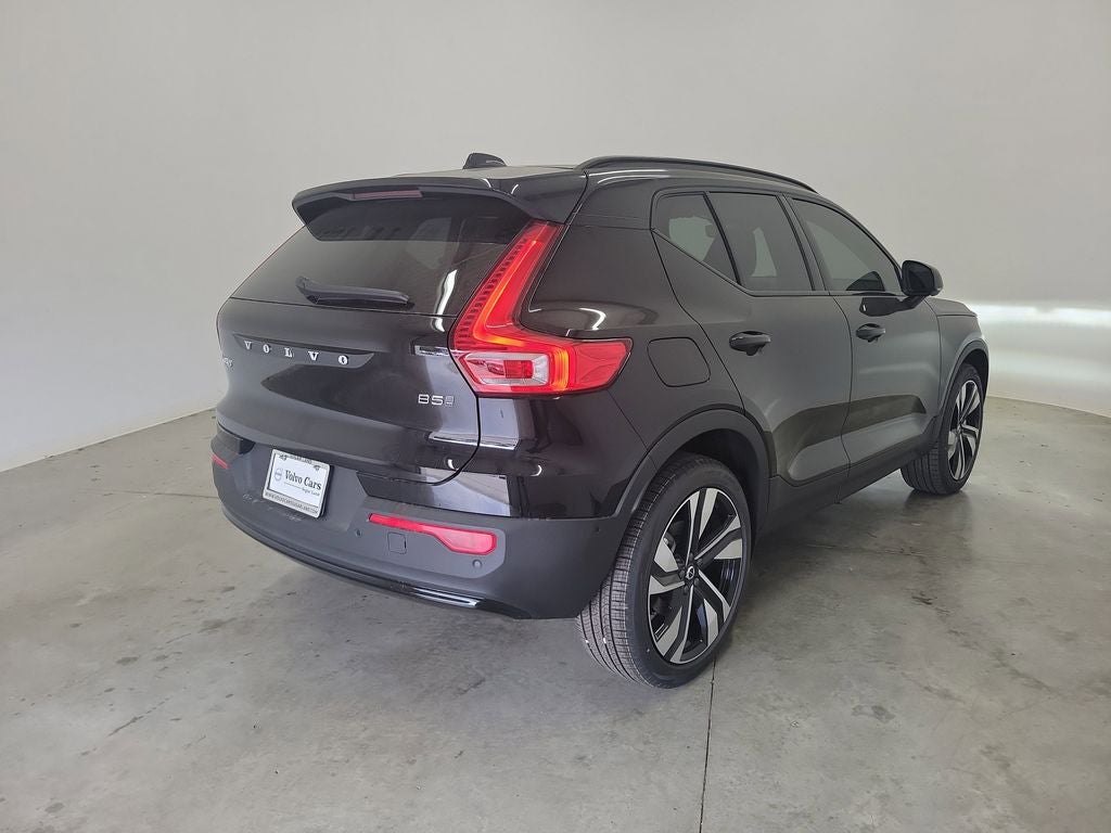 2026 Volvo XC40 B5 Ultra