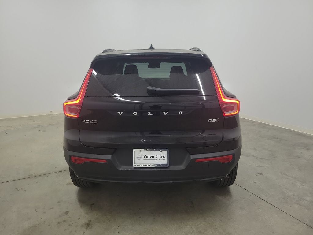 2026 Volvo XC40 B5 Ultra