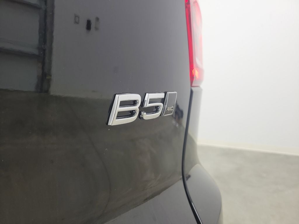 2026 Volvo XC40 B5 Ultra