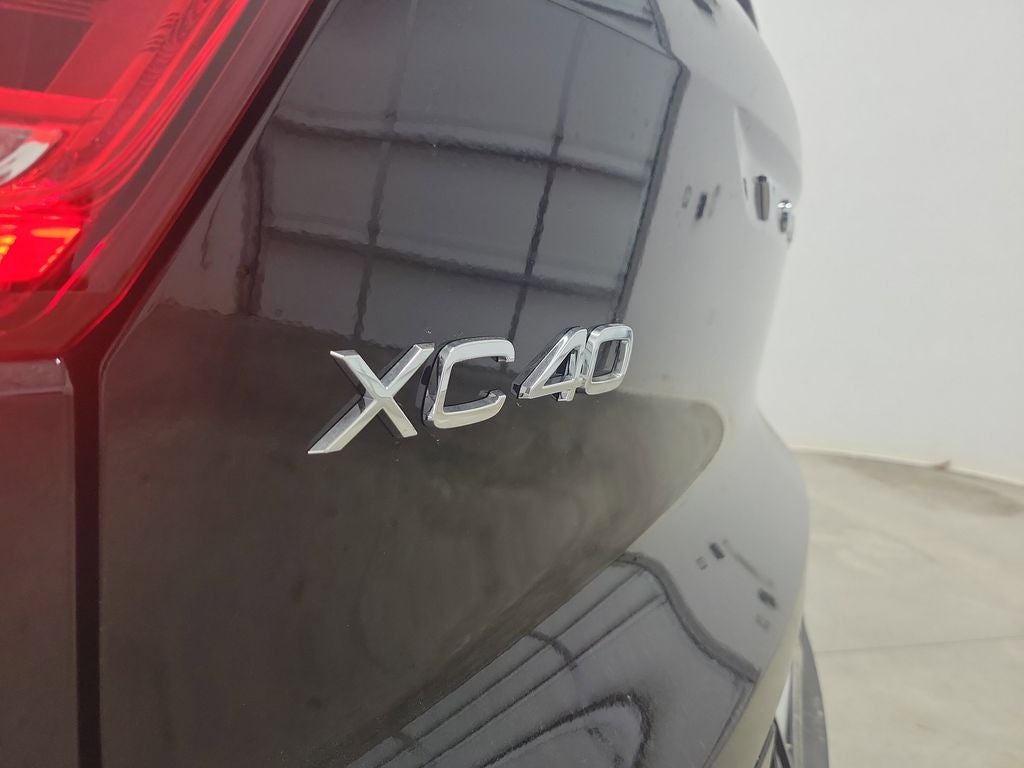 2026 Volvo XC40 B5 Ultra