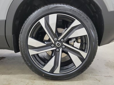 2026 Volvo XC40 B5 Ultra