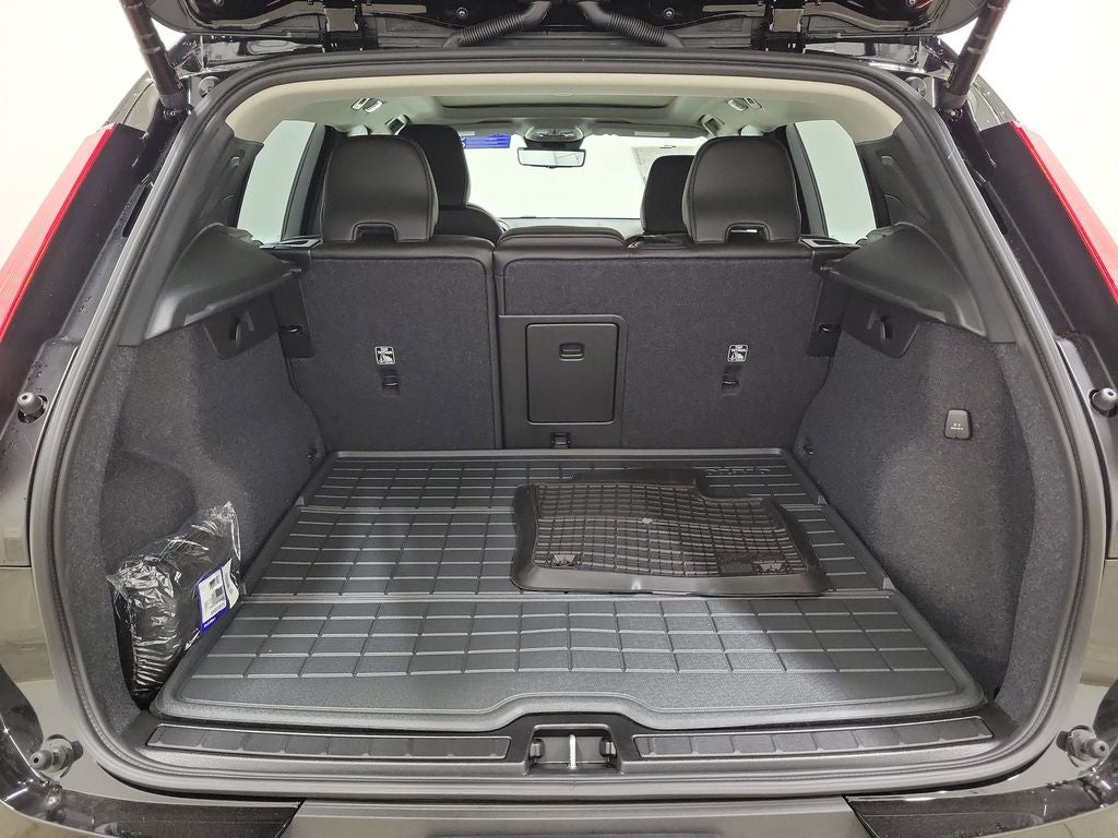 2026 Volvo XC40 B5 Ultra