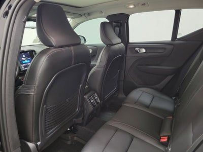 2026 Volvo XC40 B5 Ultra