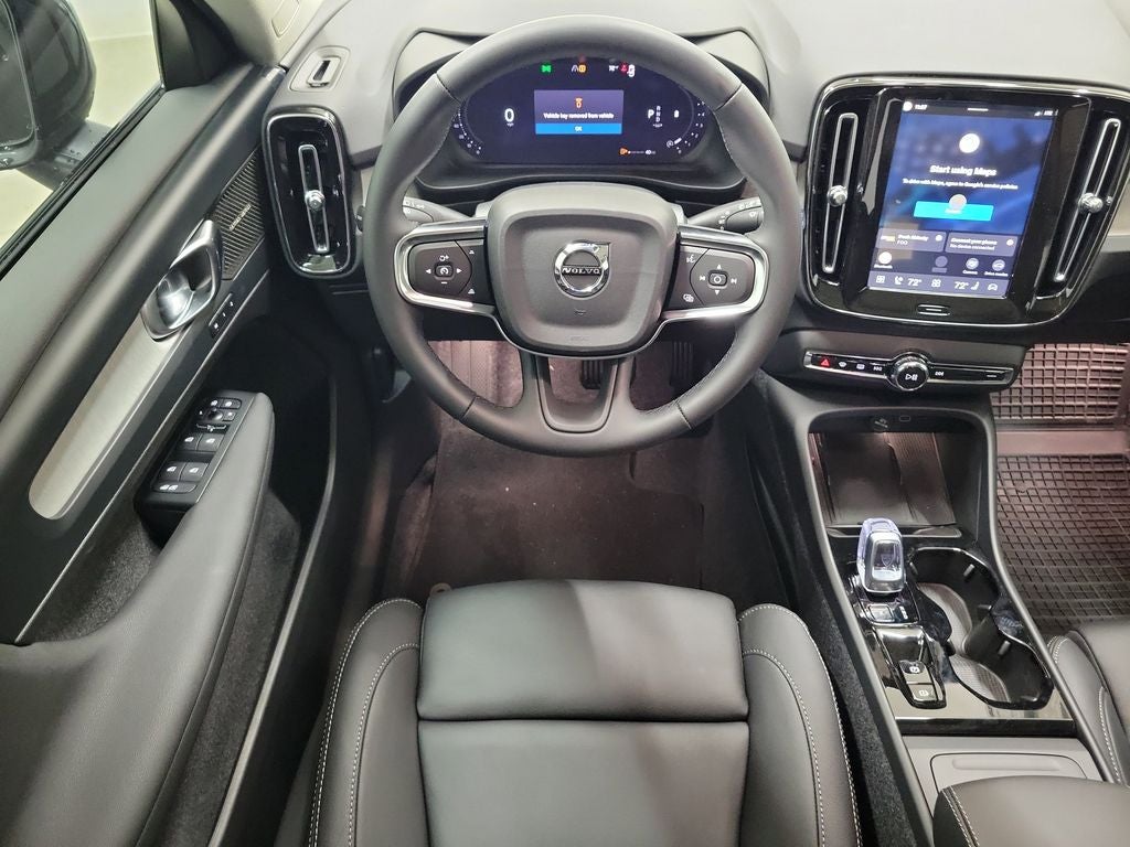 2026 Volvo XC40 B5 Ultra