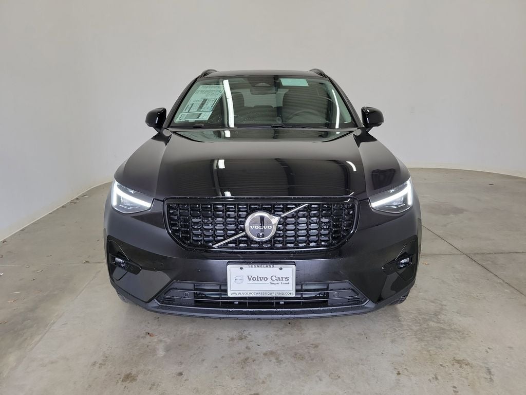 2026 Volvo XC40 B5 Ultra