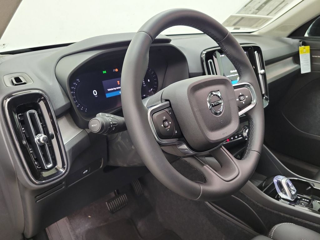 2026 Volvo XC40 B5 Ultra