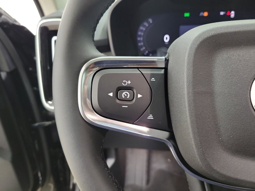 2026 Volvo XC40 B5 Ultra