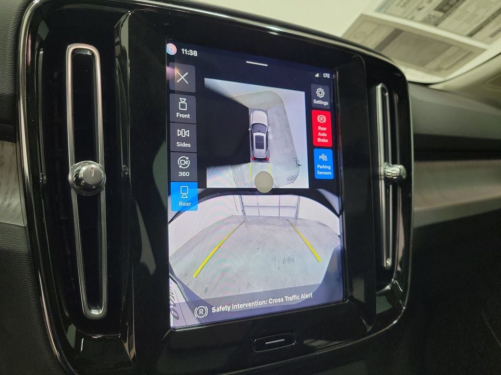 2026 Volvo XC40 B5 Ultra