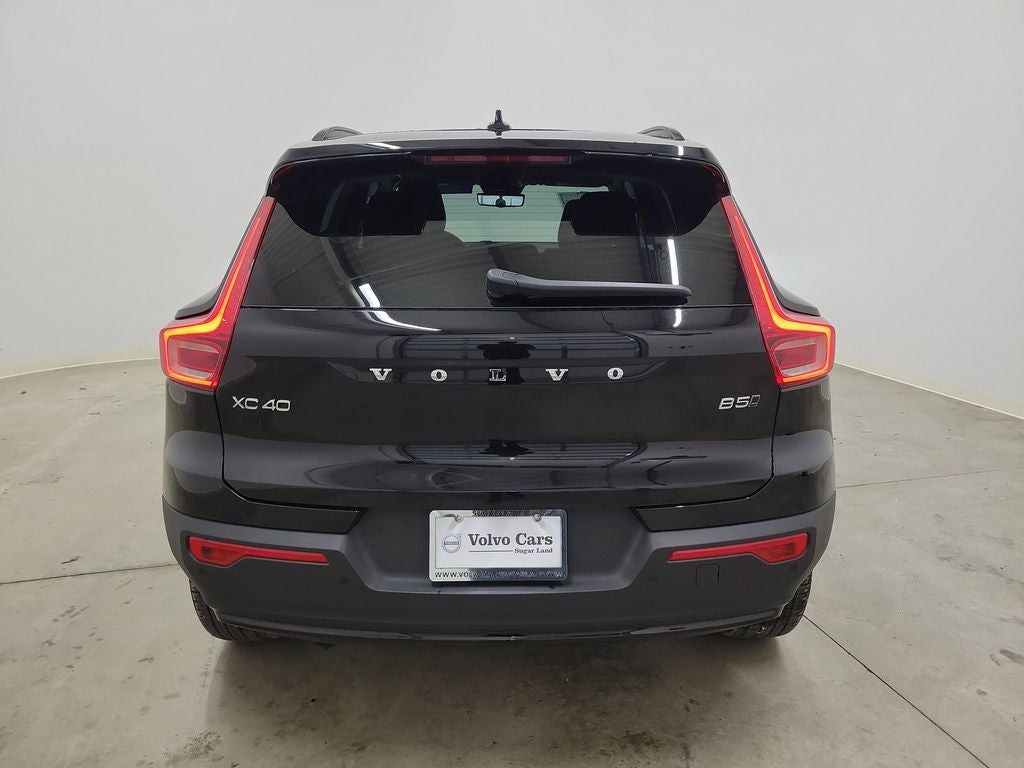 2026 Volvo XC40 B5 Ultra