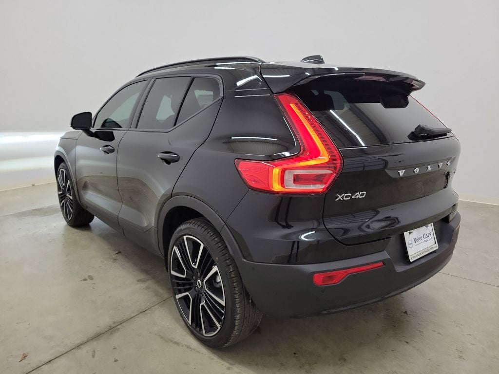 2026 Volvo XC40 B5 Ultra
