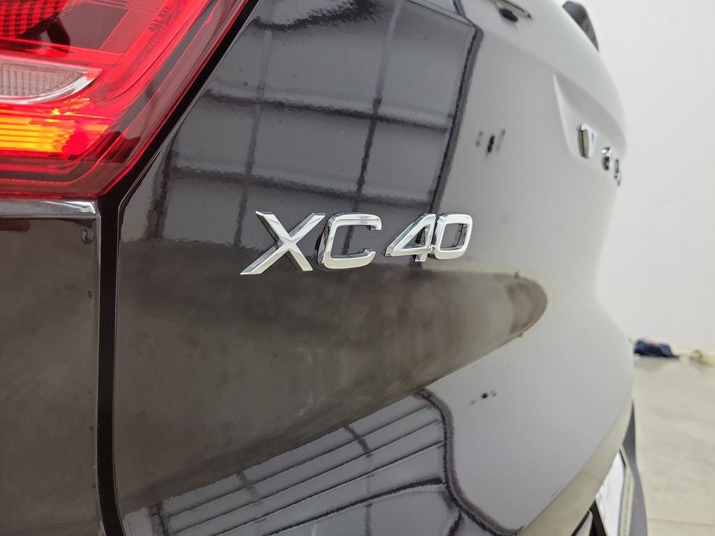 2026 Volvo XC40 B5 Ultra