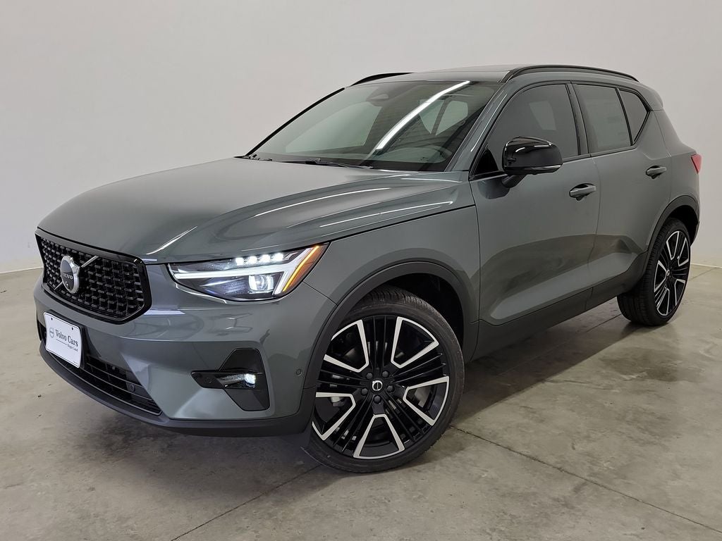 2026 Volvo XC40 B5 Ultra