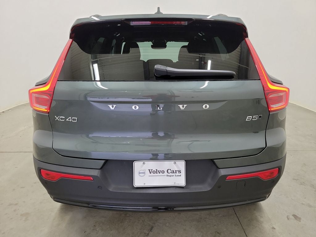 2026 Volvo XC40 B5 Ultra