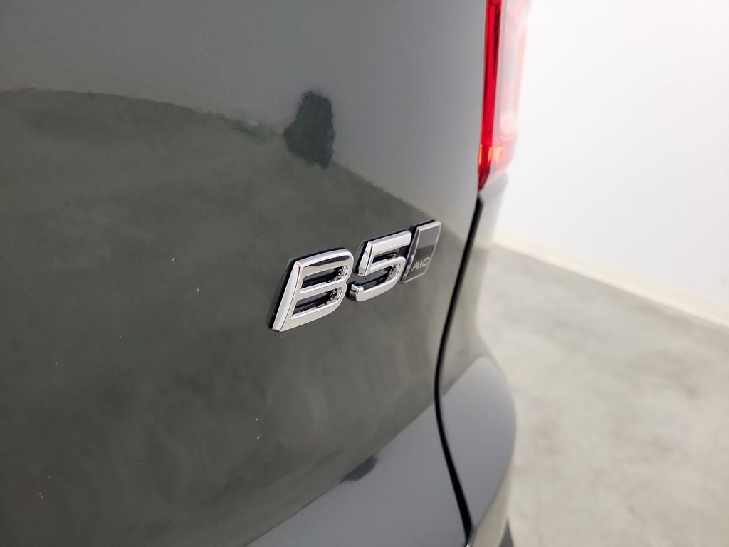 2026 Volvo XC40 B5 Ultra