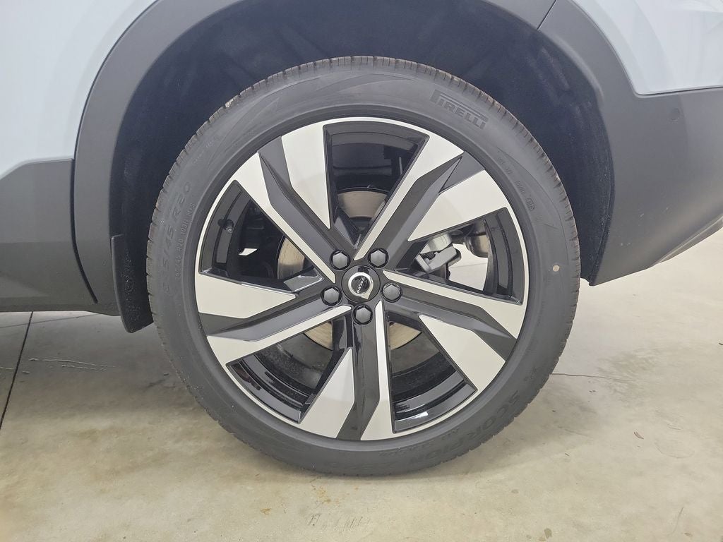 2026 Volvo XC40 B5 Ultra