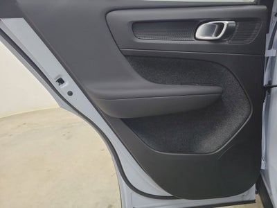 2026 Volvo XC40 B5 Ultra