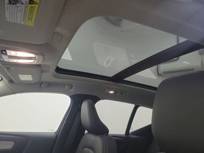 2026 Volvo XC40 B5 Ultra