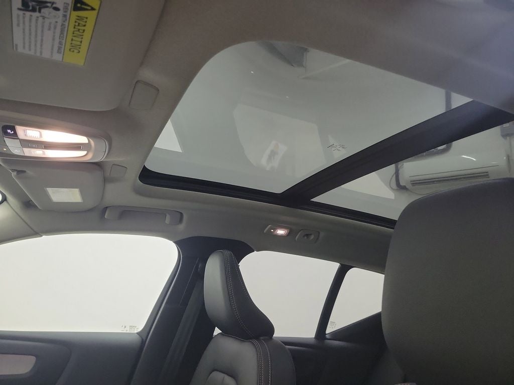 2026 Volvo XC40 B5 Ultra