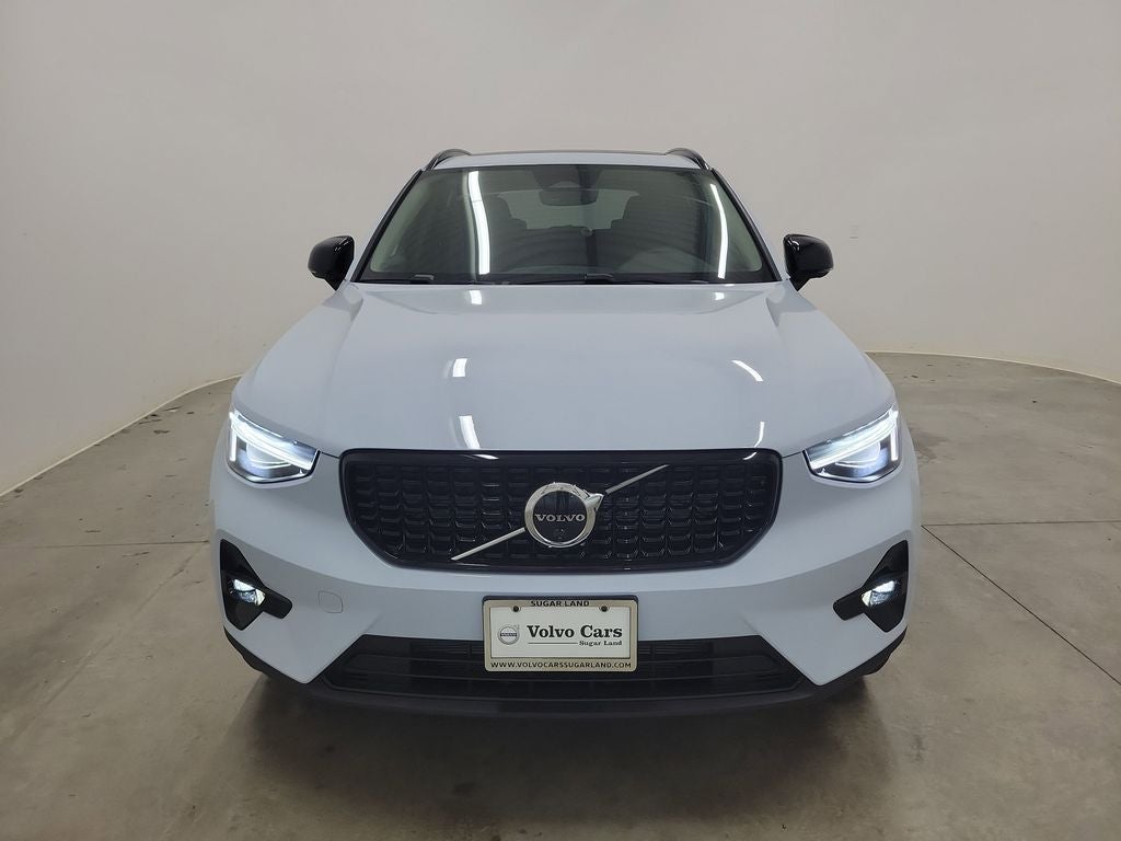 2026 Volvo XC40 B5 Ultra