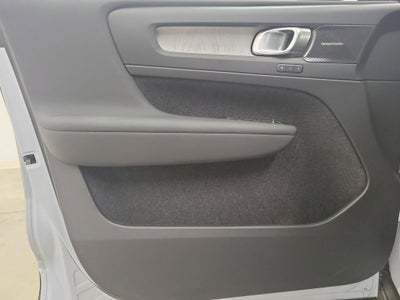 2026 Volvo XC40 B5 Ultra