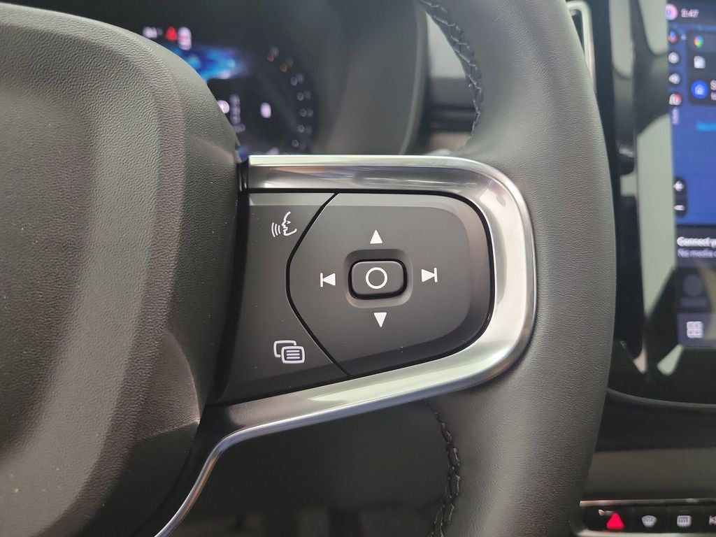 2026 Volvo XC40 B5 Ultra