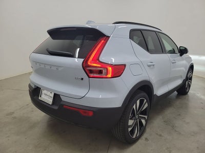 2026 Volvo XC40 B5 Ultra