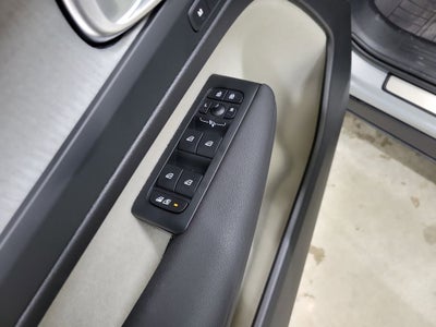 2026 Volvo XC40 B5 Ultra