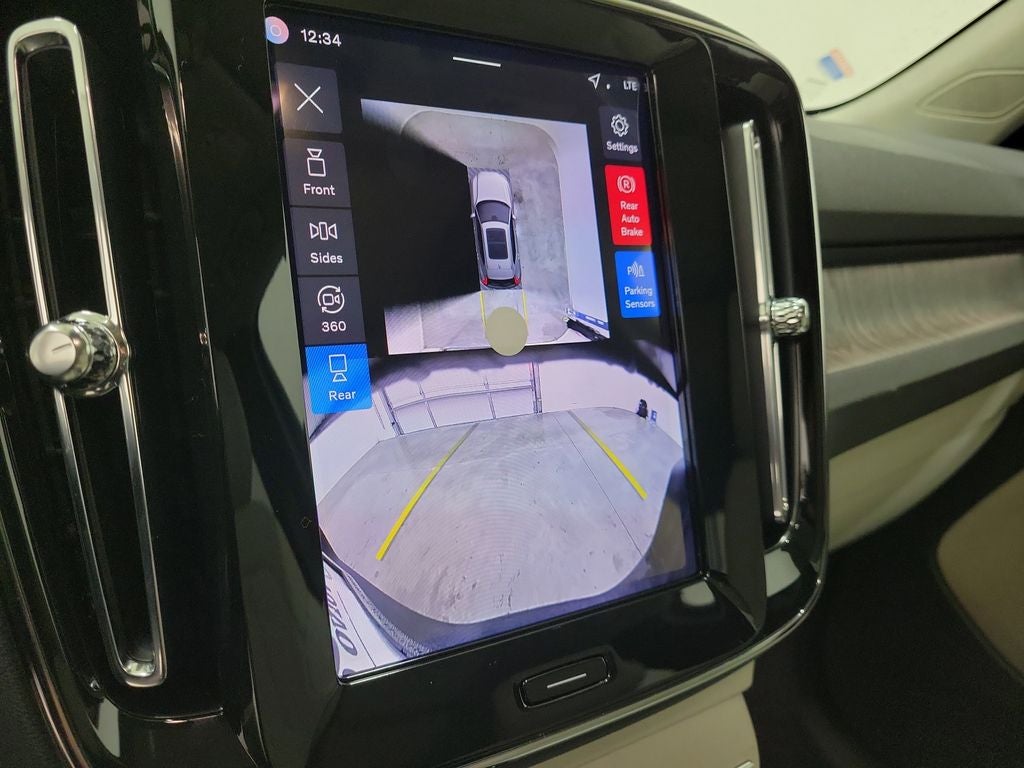 2026 Volvo XC40 B5 Ultra