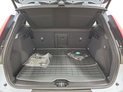 2026 Volvo XC40 B5 Ultra