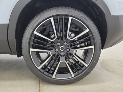 2026 Volvo XC40 B5 Ultra