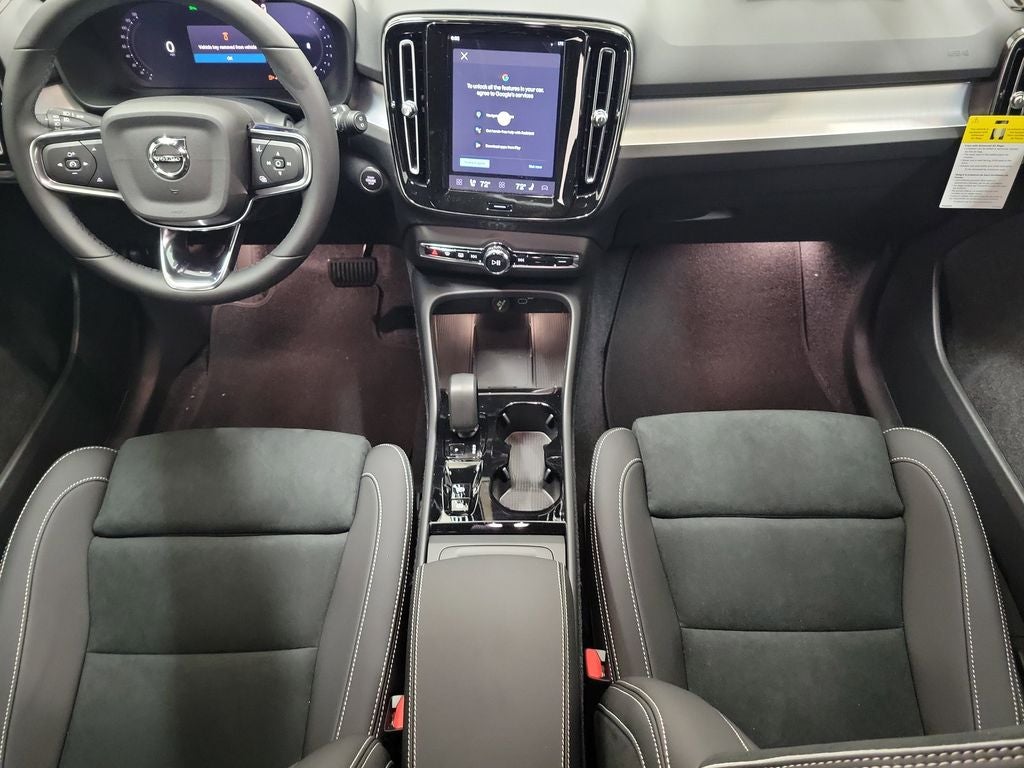 2026 Volvo XC40 B5 Ultra