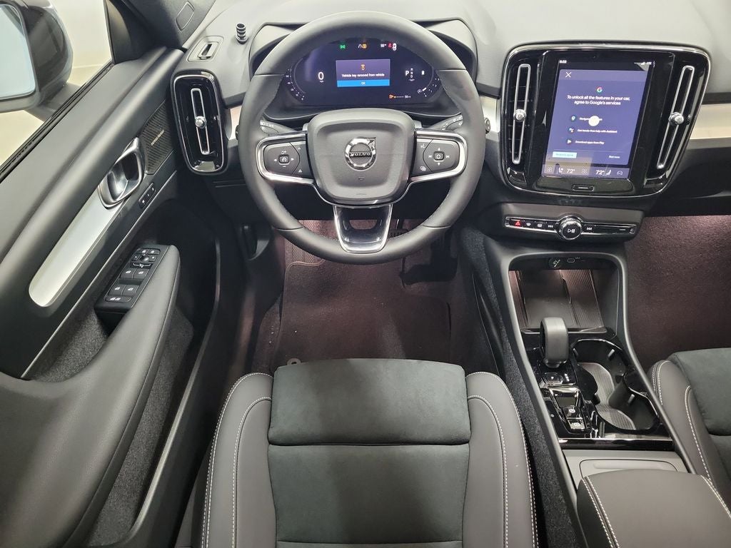 2026 Volvo XC40 B5 Ultra