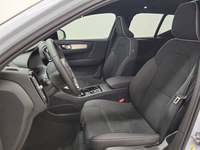 2026 Volvo XC40 B5 Ultra