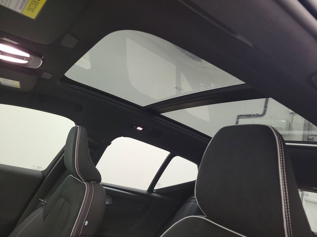 2026 Volvo XC40 B5 Ultra