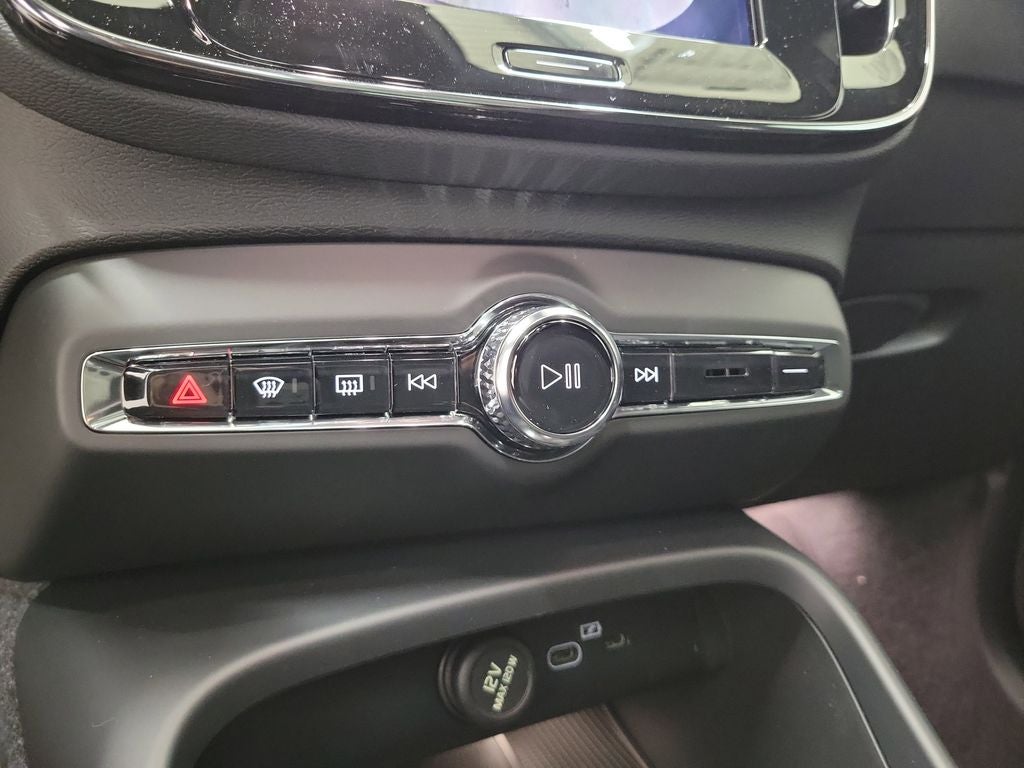 2026 Volvo XC40 B5 Ultra