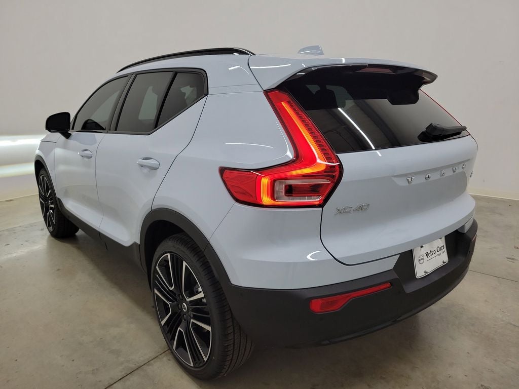 2026 Volvo XC40 B5 Ultra