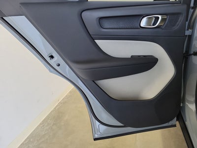 2026 Volvo XC40 B5 Ultra